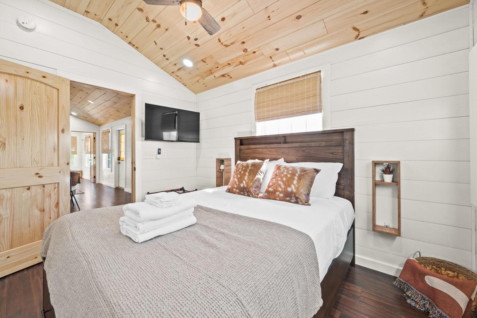 The Lodges At Eden Reserve - Cabins Near Ark Williamstown Ngoại thất bức ảnh